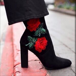 STEVE MADDEN EDITION BLACK SUEDE RED ROSE ANKLE HEEL BOOTIES